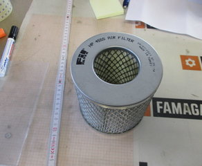 Филтр
Luftfilterelement (rund)
Außendurchmesser [mm]:  128
Innendurchmesser [mm]: 64
Höhe [mm]: 125 Fil Filter